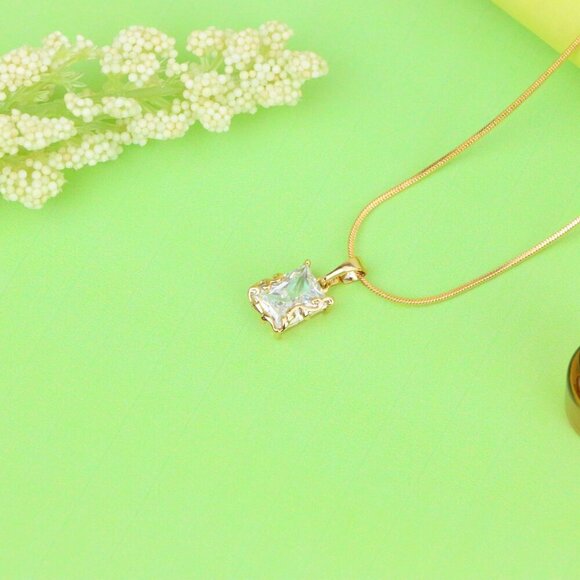 "Elegant Rose Gold Pendant with Rectangle Crystal and Filigree Frame, XPPT1383 - Picture 10 of 13